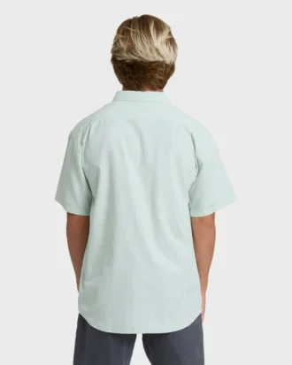 Camisa de manga curta para todo o dia