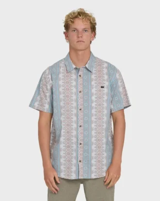 Camisas de manga curta tecidas Sundays