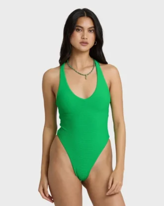 Maiô de uma peça com decote halter da Tanlines